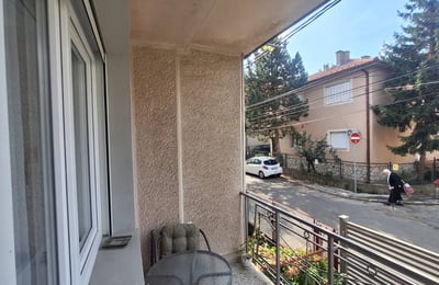 Alquiler de un acogedor apartamento de 2 habitaciones, 46 m², Voždovac, Belgrado, Serbia